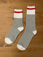 Load image into Gallery viewer, Personalized Aunt Socks
